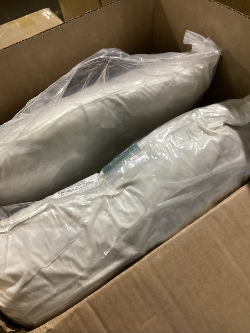 Condition photo showing Good Condition for comfydown toddler pillow, 800 fill power goose down fill, 300 thread count 100% cotton cover - made in usa 18 months to 6 years (12" x 16")