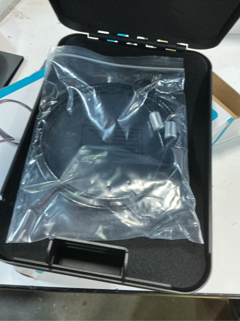 Condition photo showing New/Like New for pen+gear portable safe  black  9.5  x 6.5   combination lock