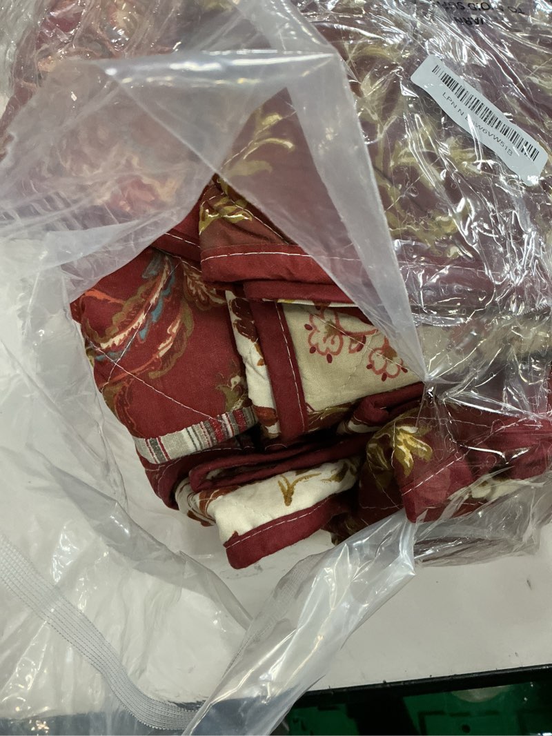 Condition photo showing Good Condition for yvooxny king quilt set quilted bedspread country farmhouse cottage vintage ditsy floral paisley style reversible lightweight coverlet set real patchwork quilt for all seasons, antique rose, king size r-red floral king