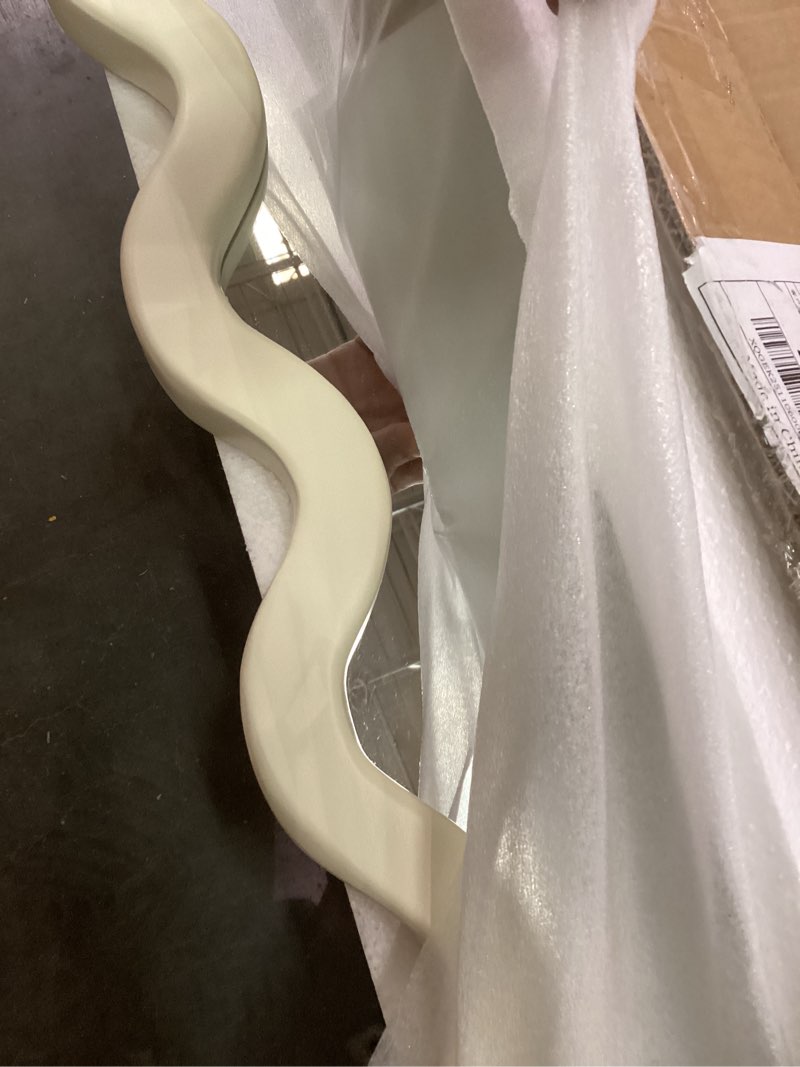 Condition photo showing Good Condition for Mirror