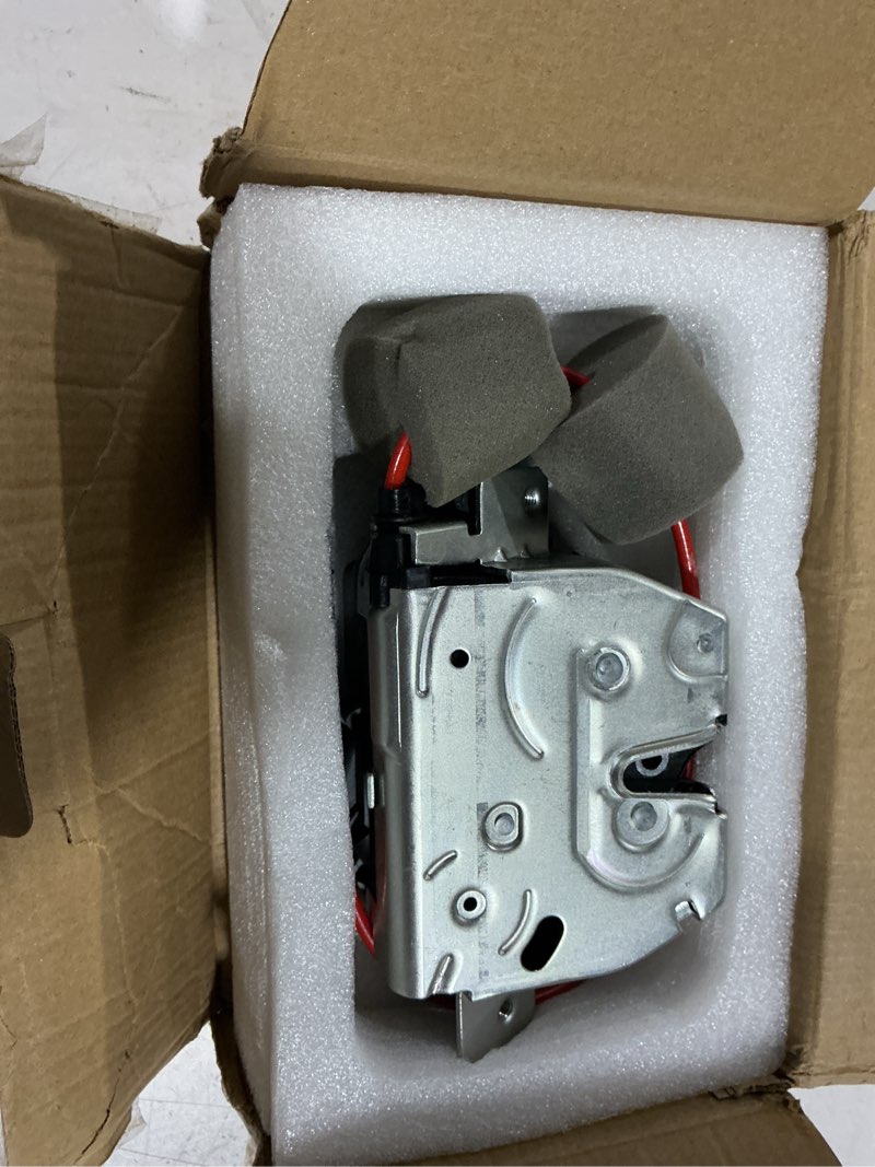 Condition photo showing Good Condition for 1647400500 rear liftgate lock actuator for mercedes-benz w164 s211 e320 e350 e500 e55 amg ml320 ml350 ml450 ml500 ml550 ml63 amg 1647400635 tailgate trunk lift door hatch