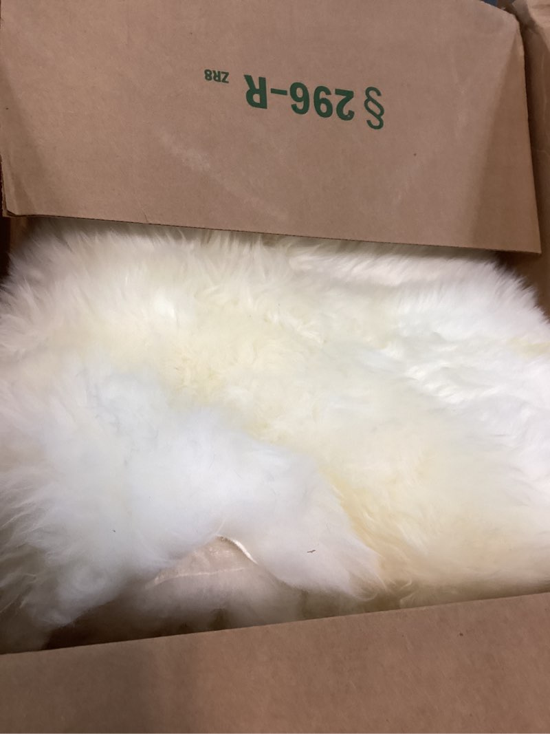Condition photo showing Good Condition for Premium Genuine Fur Sheepskin Rug Real Australia Sheepskin Natural Luxury Fluffy Lambskin Fur Area Rug Seat Covers for Kids Bedroom Sofa Chair Cover (Creamy White, Double Pelt/2ft x 6ft) 2' x 6' (Sheepskin shape) Creamy White