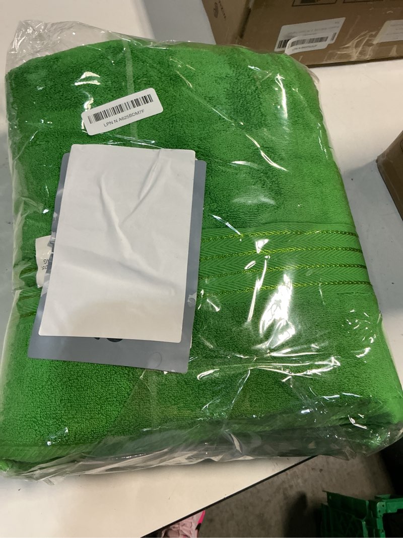 Condition photo showing New/Like New for cozyart grass green bath towel set 6 piece, 2 bath towels 2 hand towels 2 washcloths, luxury 100% turkish cotton 650gsm hotel quality, soft, absorbent, towel sets for bathroom grass green 6 piece towels set