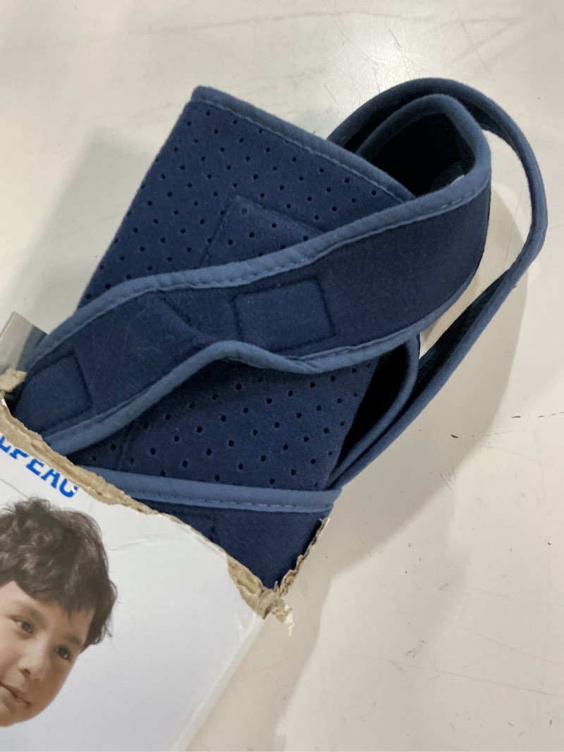 Condition photo showing As Is for velpeau arm sling for sleep, shoulder immobilizer for children, boys, girls - very soft sling for rotator cuff tear, fractured, dislocation, broken, postoperative, fits left & right (blue, xs: bust 20?-25?)