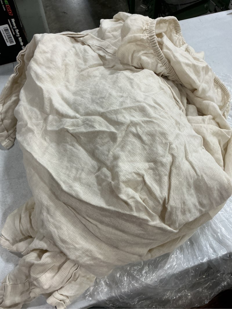 Condition photo showing Good Condition for premium down comforter, full/queen, down