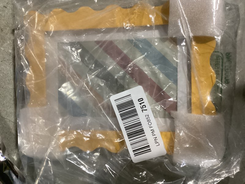 Condition photo showing Good Condition for 5x7 wavy picture frame with mat for 4x6, real glass and wooden? frame - tabletop or wall hanging photo frame(1 pack, yellow) yellow 5x7 in