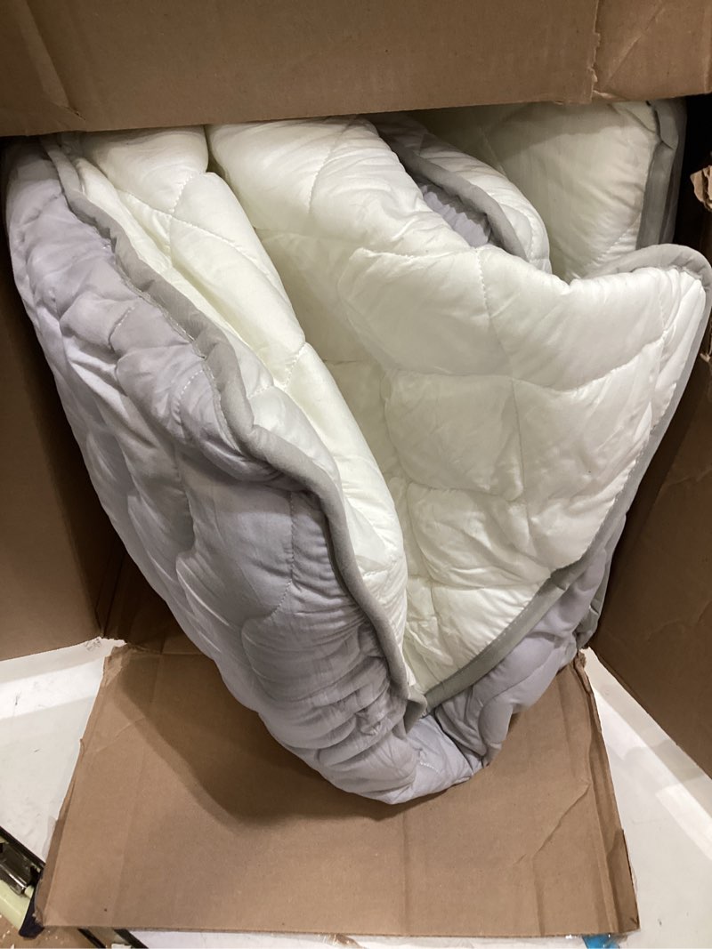 Condition photo showing Good Condition for miisong japanese floor mattress with washable cover, folding futon mattresss, tatami mat sleeping pad with thicken memory foam, roll up floor lounger bed for kids adults (twin 80"×39"×2.6") twin(80"×39"×2.6")