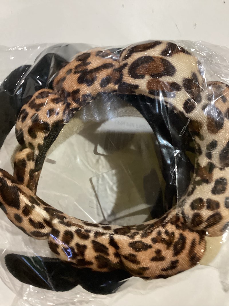 Condition photo showing As Is for WHAVEL 3 Pack Spa Headband Skincare Headbands, Soft Hair Band for Washing Face, Makeup, Facial, Skin