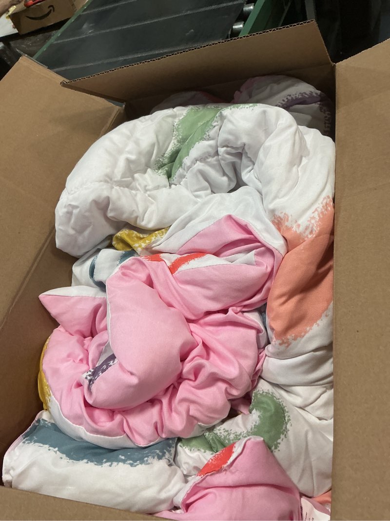 Condition photo showing New/Like New for floral duvet cover 240 x 260 + 2 pillowcases 65 x 65 cm, white, pink, green, floral leaves bedding set, double adult, flowers microfibre duvet cover sets with zip 240x260cm+2x65x65cm white, pink, green