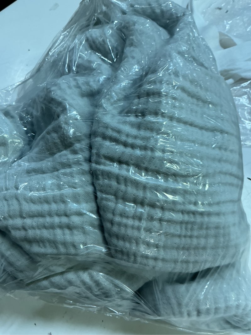 https://lotting-media.assets.bidfta.com/lotting_b5711666-15c0-45fa-8c9f-6f85fc8f56e1