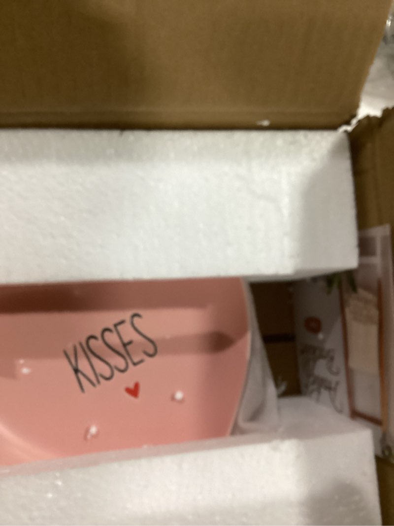 Condition photo showing Good Condition for Heart Plates Valentines Day Decor: 4pcs Pink White Heart Shaped Ceramic Dessert Plates Porcelain Galentines Day Plates, Romantic Valentines Day Decorations for the Home Gifts Party Supplies