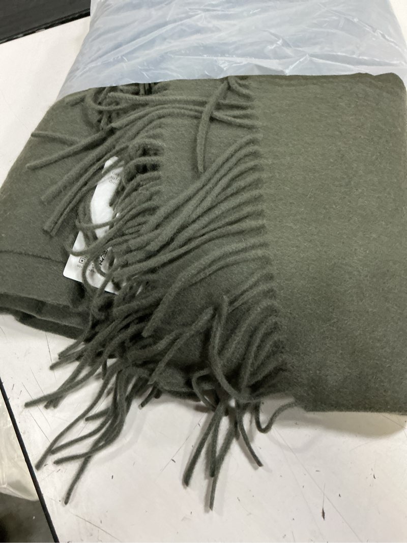 Condition photo showing Good Condition for mongolian cashmere throw, 50x70, moss