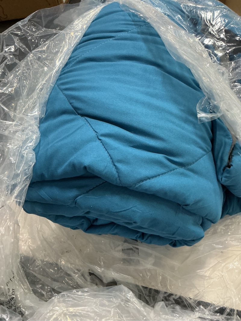 Condition photo showing As Is for downluxe california king comforter set - ocean and grey cal king comforter set, soft bedding sets for all seasons - 3 pieces - 1 comforter (104"x96") and 2 pillow shams(20"x36") ocean/gray california king