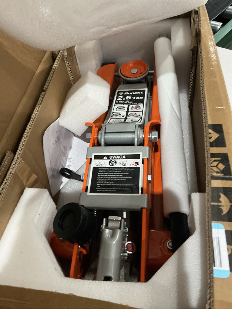 Condition photo showing Good Condition for 2.5 ton steel floor jack, low profile hydraulic racing floor jack, heavy-duty racing floor jack with single piston lift pump, lifting range 3-3/8" - 14-15/16"