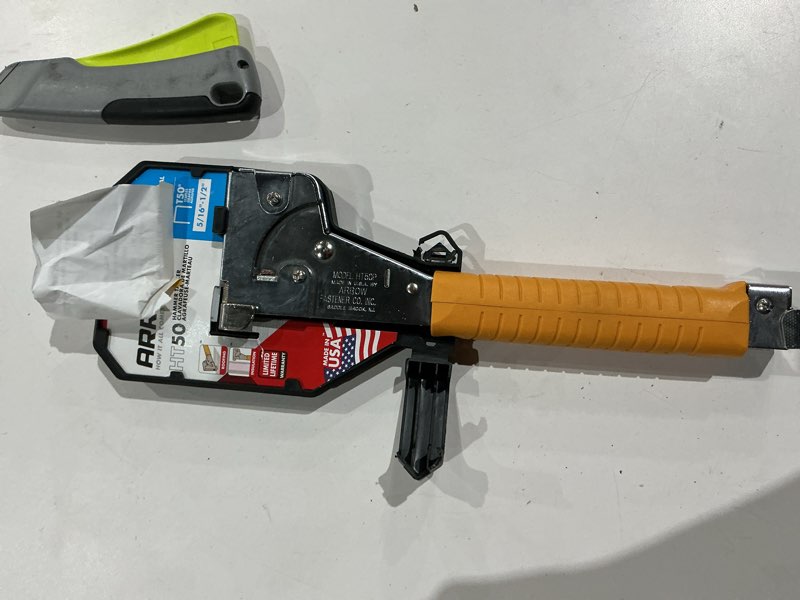 Condition photo showing Good Condition for arrow 0.38 in. flat hammer tacker