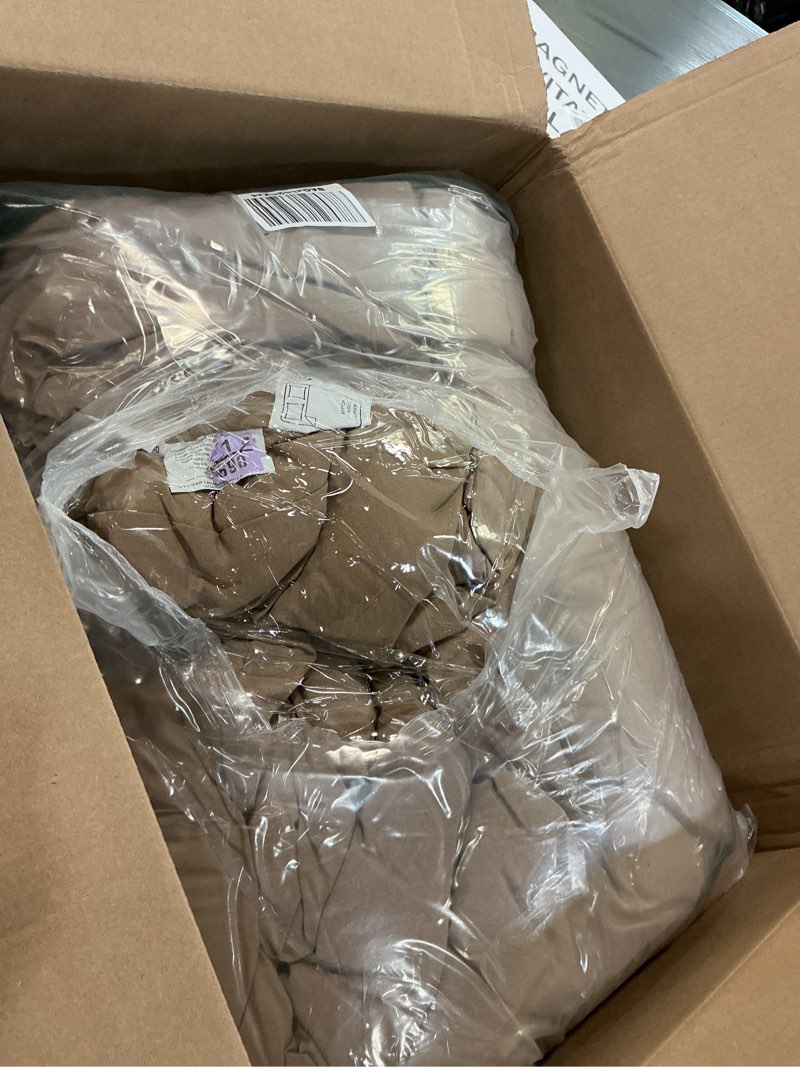 Condition photo showing Good Condition for bedsure king comforter set, beige soft prewashed bedding for all seasons, 3 pieces gentlesoft™ bed set, 1 lightweight comforter (104"x90") and 2 pillowcases (20"x36") king(104"x90") 01 - beige