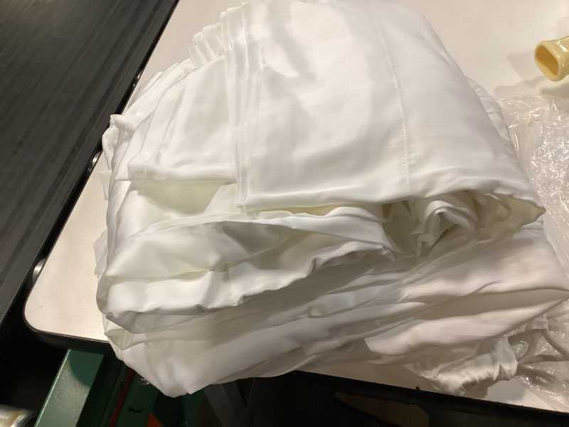 Condition photo showing Good Condition for bamboo sheet set, king, white