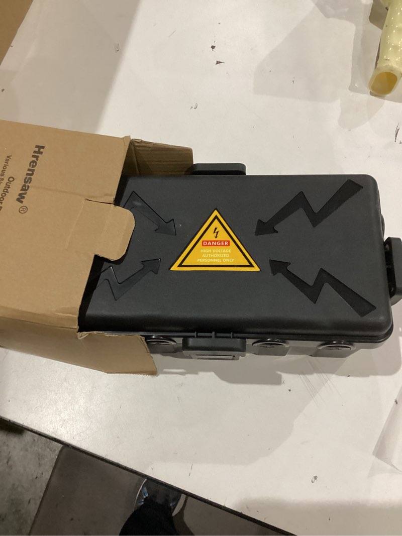 Condition photo showing Good Condition for Hrensaw Medium Outdoor Electrical Box(10.6x5.5x4.5inch),Weatherproof Connection Box w/6 Cable Entry,IP54 Waterproof Extension Cord Cover Protect Power Strip,Timer,Plug,Holiday Lights,Black
