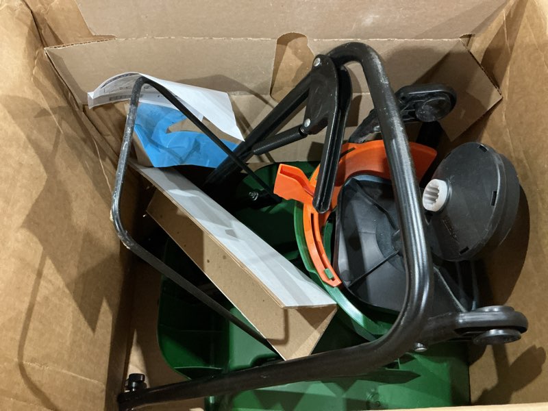 Condition photo showing Good Condition for scotts turf builder edgeguard mini broadcast spreader