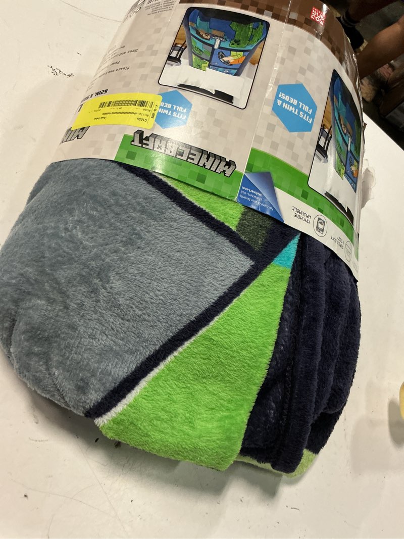 Condition photo showing Good Condition for minecraft kids twin blanket, 62 x 90, microfiber, green and blue, mojang