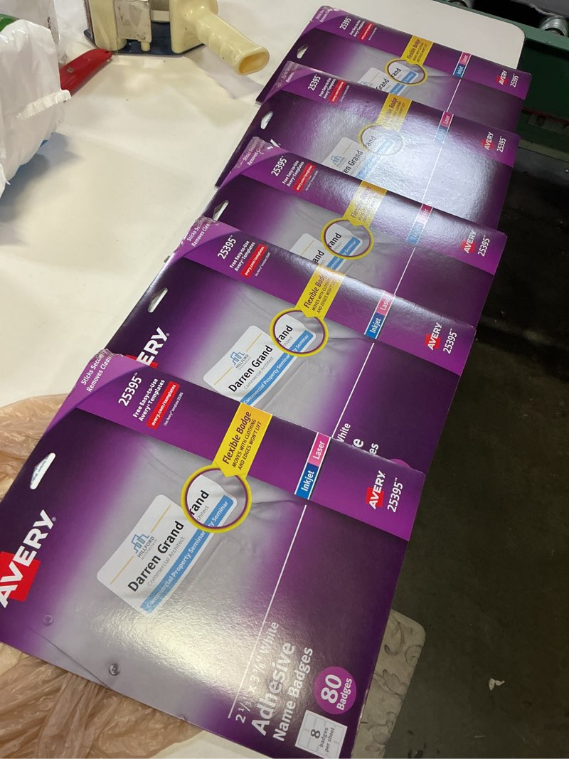 Condition photo showing New/Like New for avery flexible name tags  2-1/3  x 3-3/8   white  80 (25395)5 pack