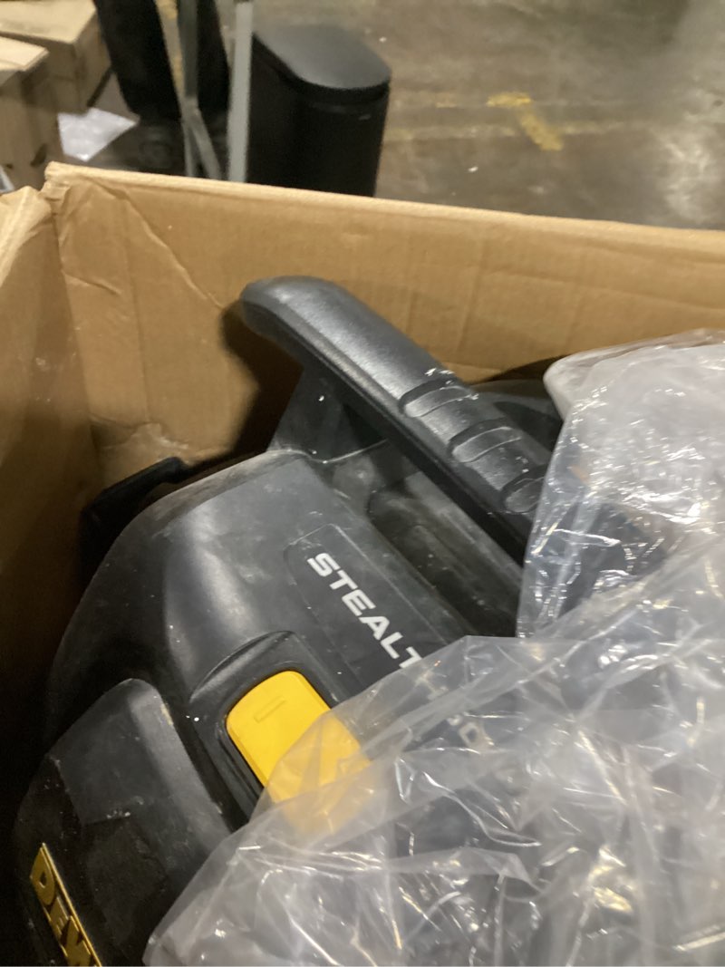 Condition photo showing Good Condition for dewalt 9 gallon wet/dry vac, heavy-duty shop vacuum with attachments, 5 peak hp, with blower function, dxv09pa