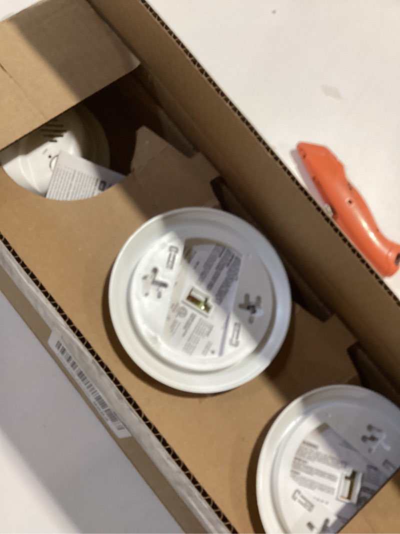 Condition photo showing Good Condition for First Alert SMICO100-AC Interconnect Hardwire Combination Smoke & Carbon Monoxide Alarm with Battery Backup - 3 Pack 3-Pack Precision Detection SMICO100-AC