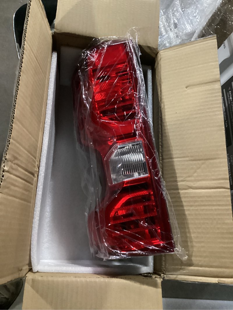 Condition photo showing Good Condition for halogen tail lights assembly right passenger fit chevy silverado 1500 2019 2020 2021 2022 2023 2024 2025 chevrolet 2500 3500 hd 2500hd 3500hd rear brake back up lamp taillight lens gm2801308 2019-2025 right