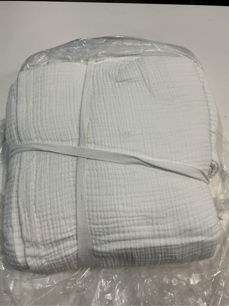 Condition photo showing Good Condition for quince organic cotton gauze blanket, king/cal king, white