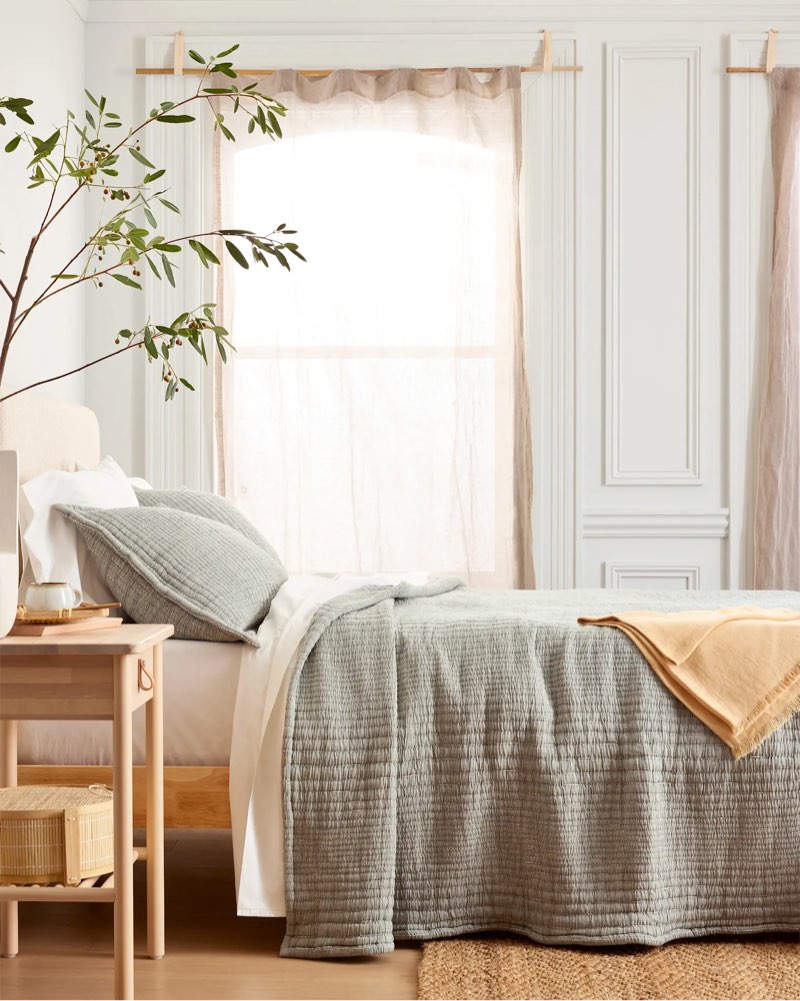 quince organic cotton channel stitch coverlet color green queen