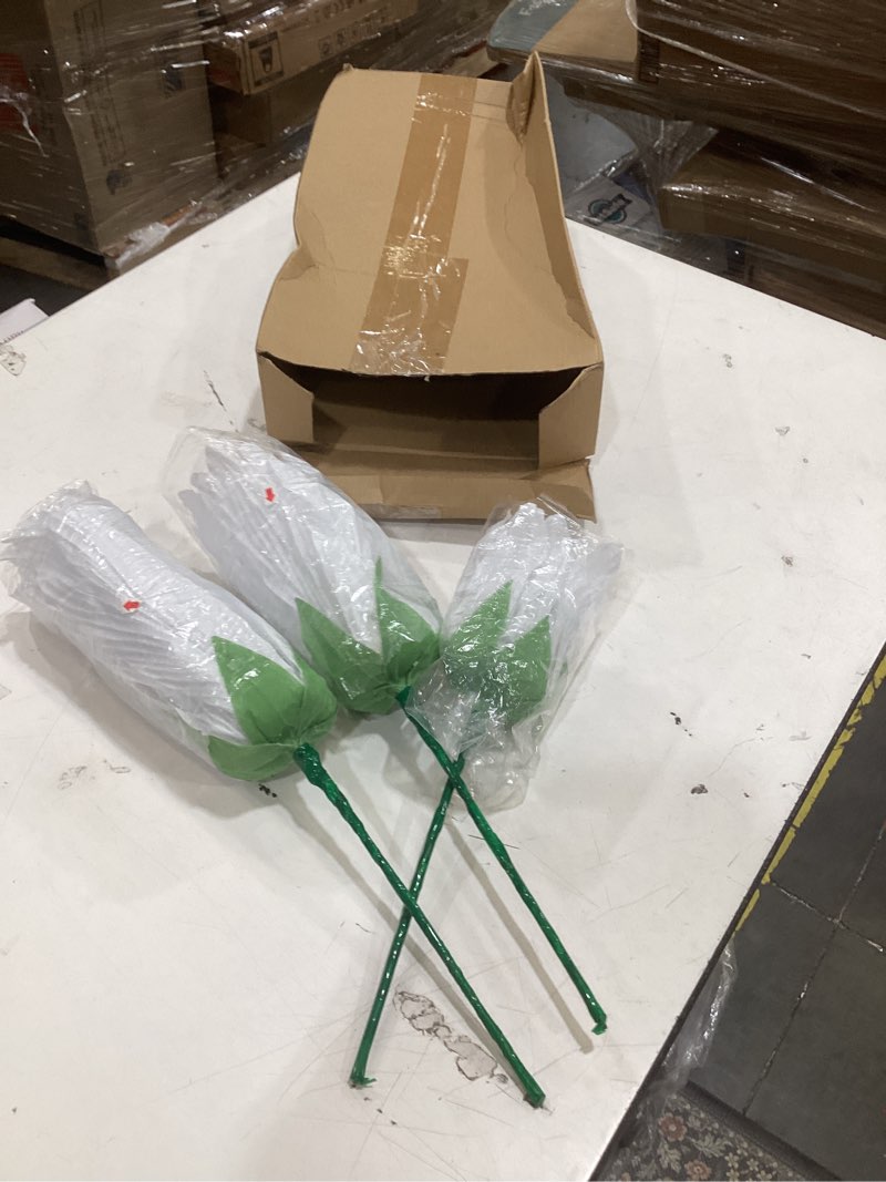 Condition photo showing Good Condition for norme 3 pcs giant artificial daisy flowers for decoration 12, 16, 20 inch large artificial white daisy wildflowers for wedding, home decor, anniversary birthday party white daisy 3