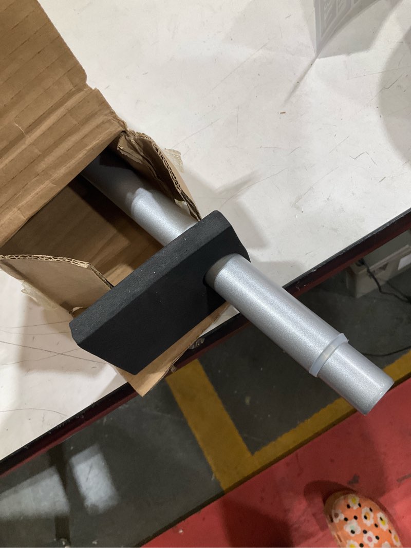 Condition photo showing Good Condition for heavy duty curtain rod and aluminum brackets.