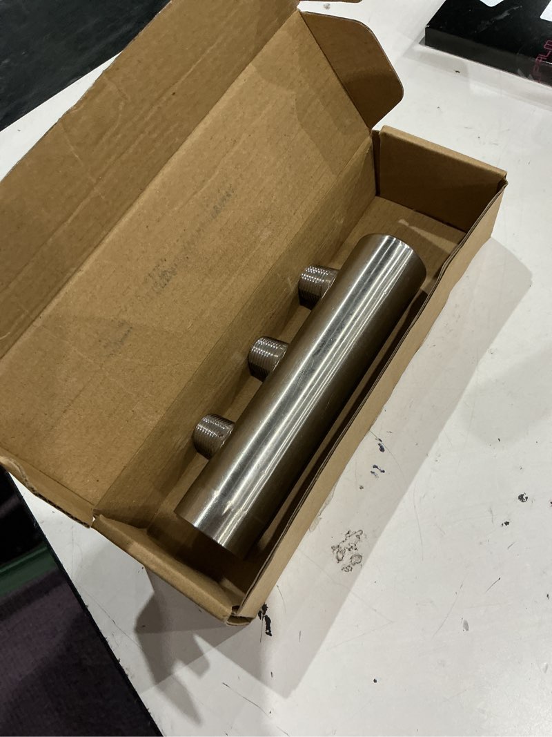 Condition photo showing Good Condition for stainless steel water manifold, 1''npt inlet 1/2''npt outlet, npt female connector (3ways)