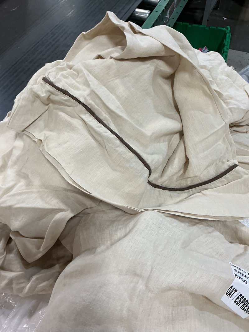 Condition photo showing Good Condition for european linen piped sheet set, oat/espresso king