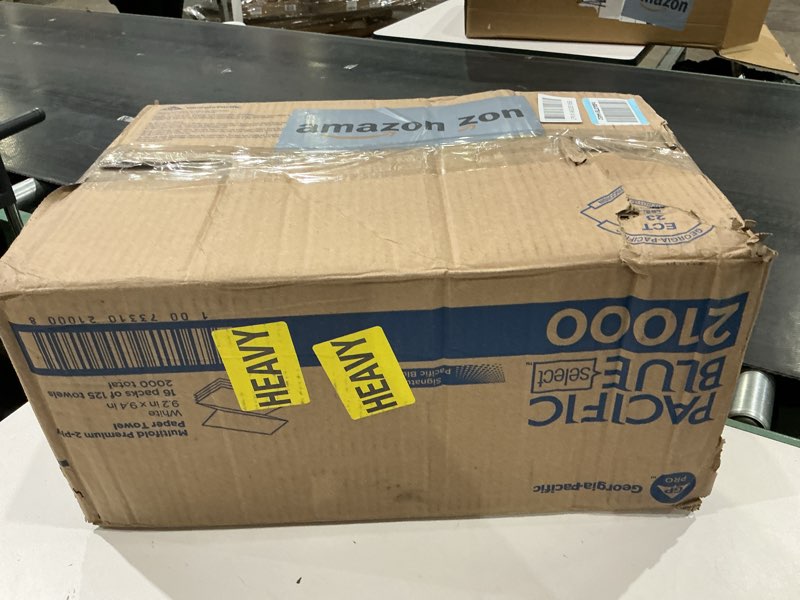 Condition photo showing Good Condition for premium paper towels of 2 layers with multiple fold. 16 packages of 125 towels 2000 in total