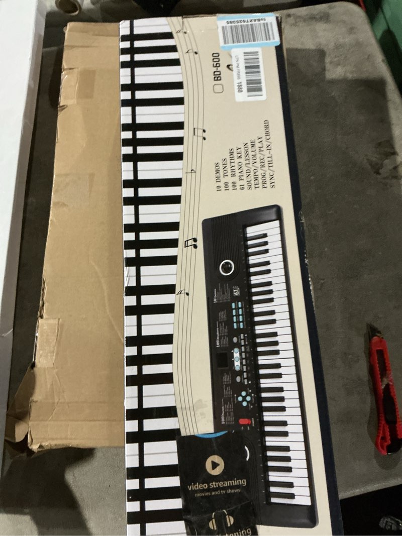 Condition photo showing Good Condition for 61 Key Keyboard Piano with Built-in Speaker and Microphone, Portable Electronic Digital Piano for Beginners, Perfect Musical Starter Instrument, Ideal Gift for Aspiring Musicians