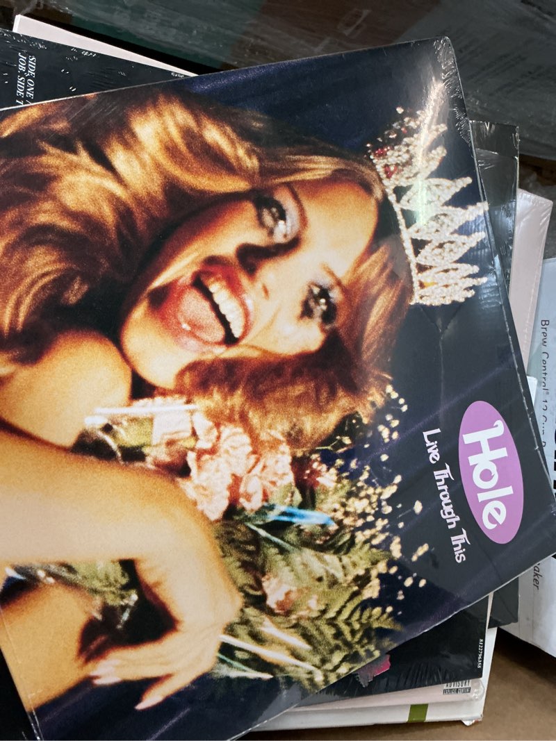 Condition photo showing New/Like New for hole - live through this (lp) (vinyl)
