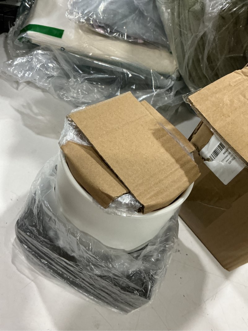 Condition photo showing Good Condition for yyw kitchen canister set for countertop set of 3, 9/28/45 oz ceramic food storage containers with airtight wood lids, food saver jars for coffee, tea, candy, flour(three-piece suit in white)