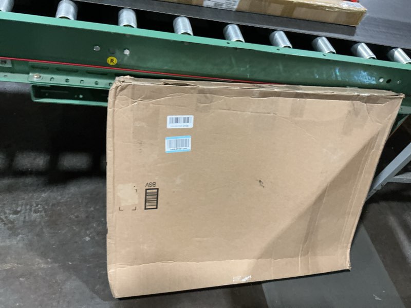 Condition photo showing Good Condition for 22x22 Picture Frame 4x6 Collage Picture Frame Displays Sixteen 4x6 inch Photos Collage Wall Decor Wall Hanging Black Black 22x22?4x6 opening?