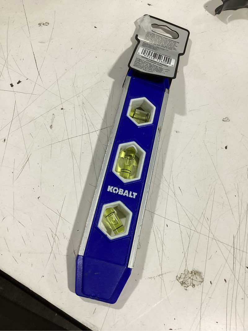 Condition photo showing Good Condition for kobalt aluminum 9-in 3 vial magnetic torpedo level