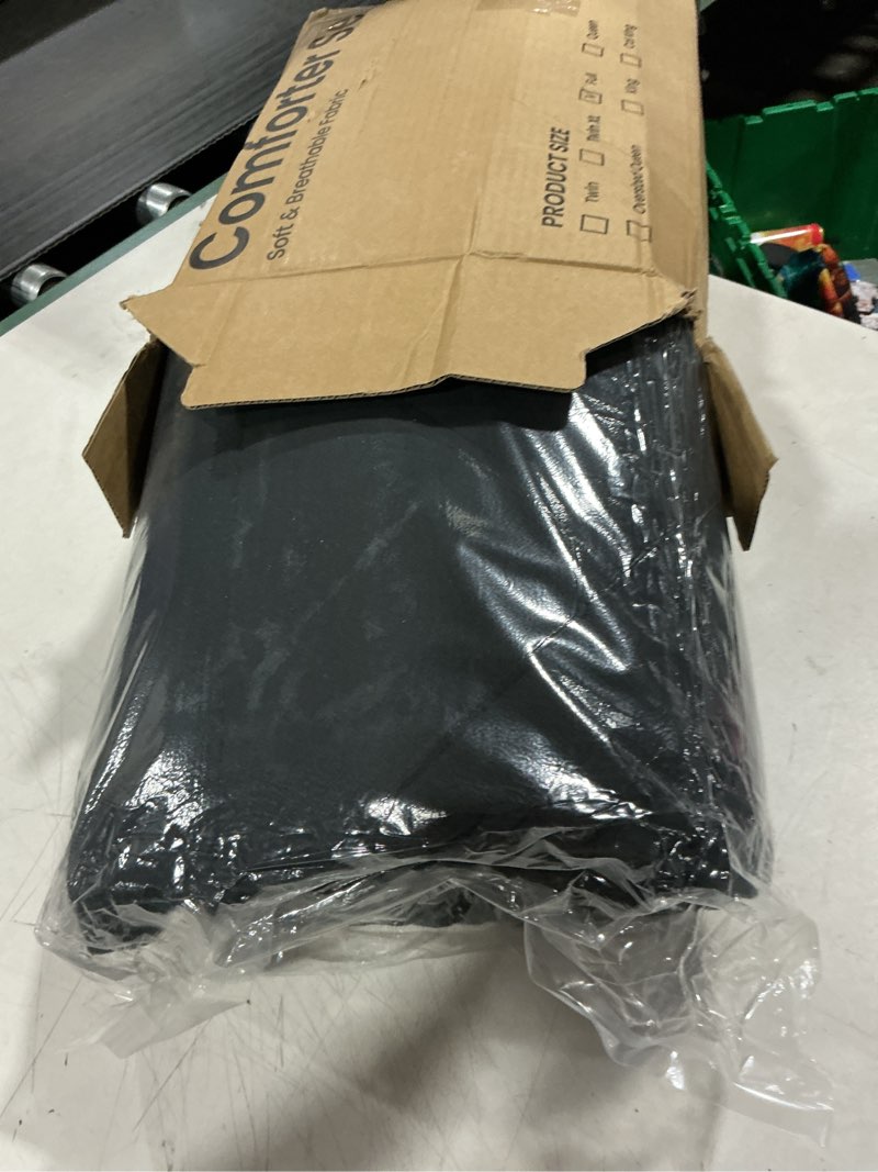 Condition photo showing Good Condition for love's cabin seersucker black full comforter   all season lightweight bed in a bag bedding set with comforter, flat sheet, fitted sheet, pillowcases and shams black full (1 piece)