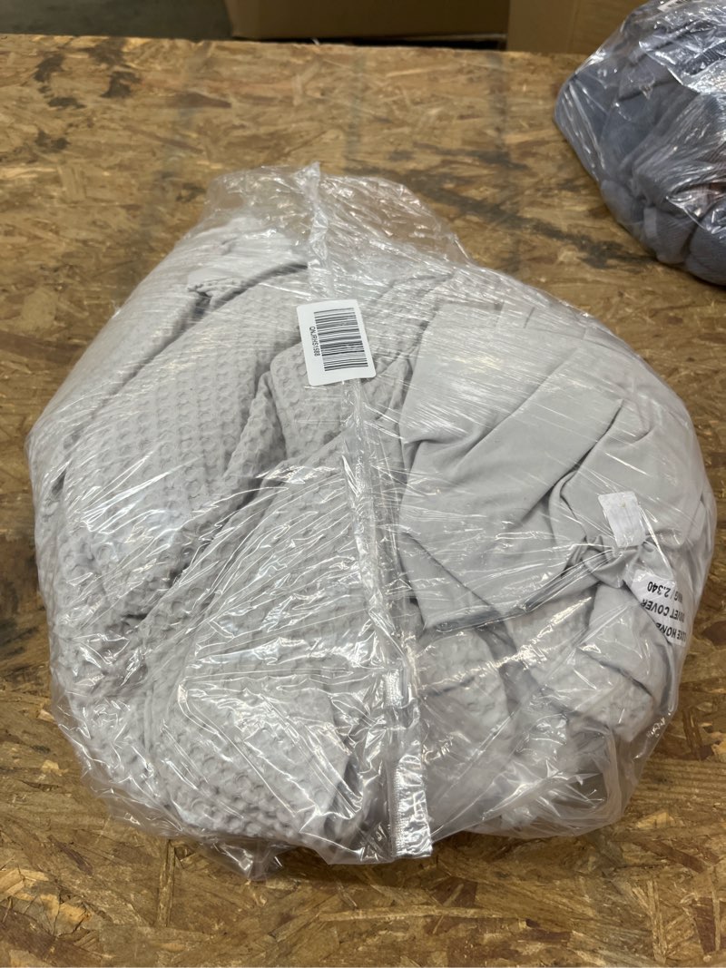 Condition photo showing Good Condition for organic luxe honeycomb duvet cover, king/cal king, light grey
