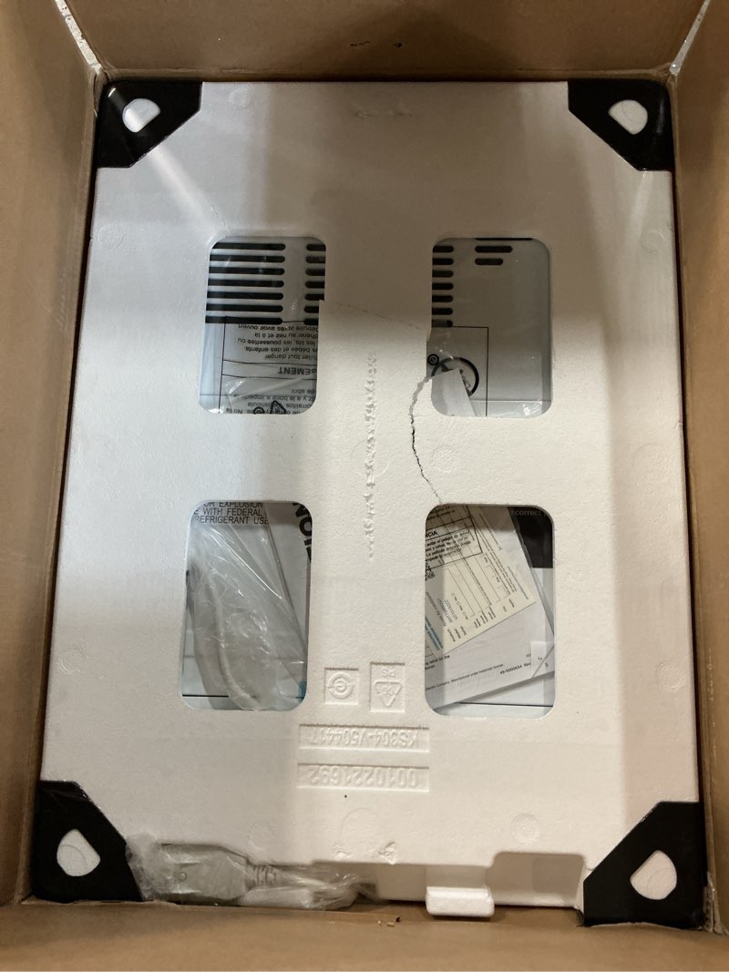 Condition photo showing Good Condition for ge clearview medium room window air conditioner , remote included ( 115-volt , 8300-btu )