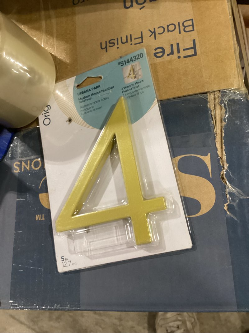 Condition photo showing Good Condition for origin 21 urbana park 5-in gold number 4
