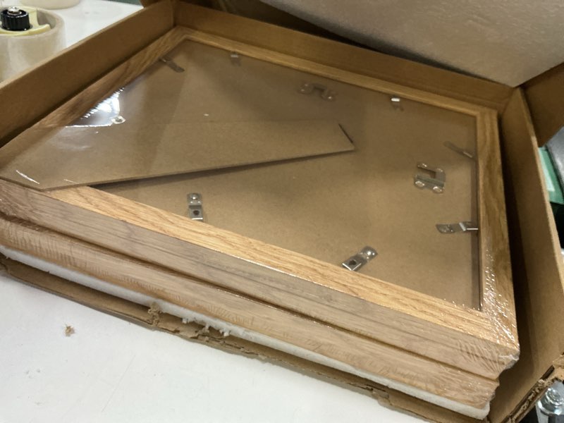Condition photo showing Good Condition for hongkee 10x12 picture frame set of 4, made of real glass and natural oak frame - display picture 8x10 with mat or 10x12 without mat, 10 by 12 photo for wall mounting natural oak 10x12 in