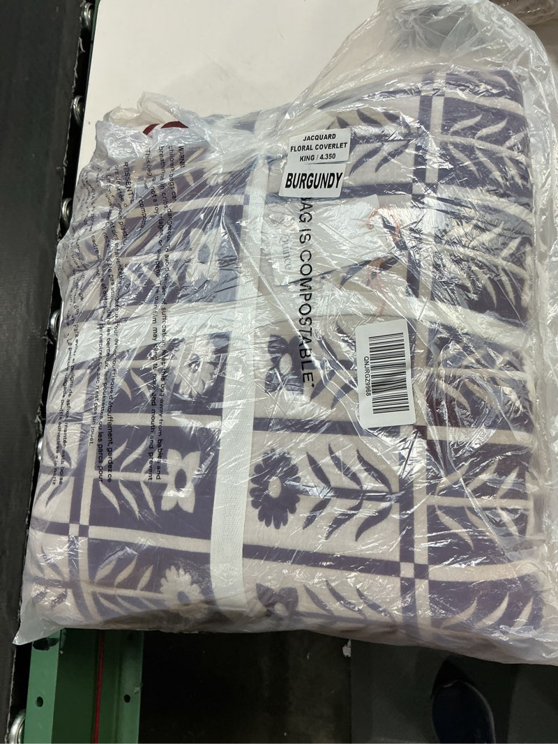 Condition photo showing New/Like New for organic cotton jacquard floral coverlet king