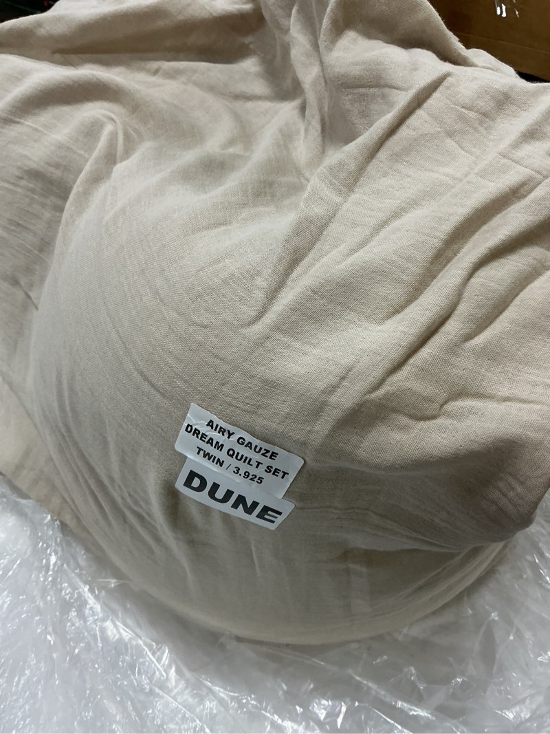 Condition photo showing Good Condition for airy gauze dream quilt twin
