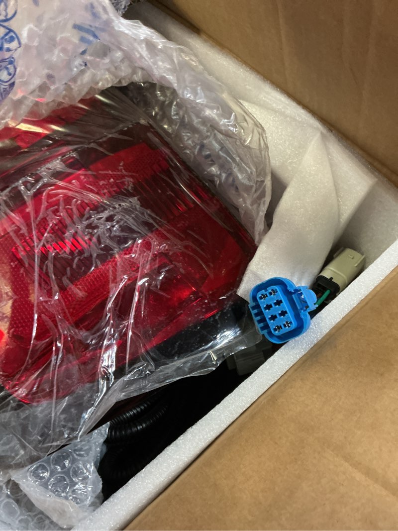 Condition photo showing Good Condition for tail lights assembly compatible with 2014-2019 chevy silverado 1500 2500hd 3500hd rear brake taillight left & right side with bulbs and harness, replace gm2801261 23141275 gm2800261 23431875