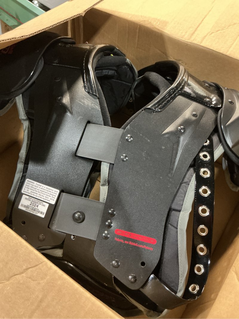 Condition photo showing Good Condition for riddell jpk+ shoulder pad with back plate small