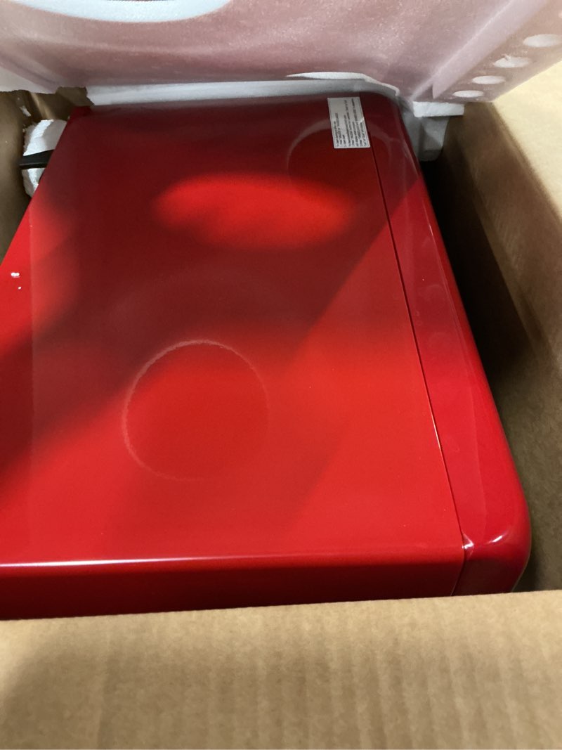 Condition photo showing Good Condition for Galanz GLCMKA07RDR-07 Microwave Oven, LED Lighting, Pull Handle Design, Child Lock,Retro Red, 0.7 Cu.Ft Red .7 cu ft Classic Microwave Oven